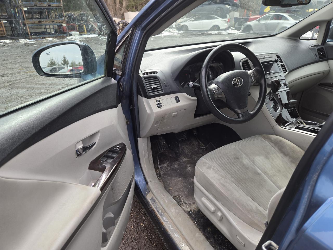 2011 Toyota Venza  Photo