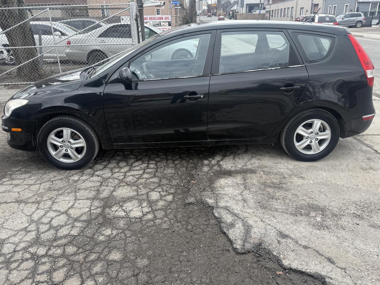 2011 Hyundai Elantra Touring GLS Photo