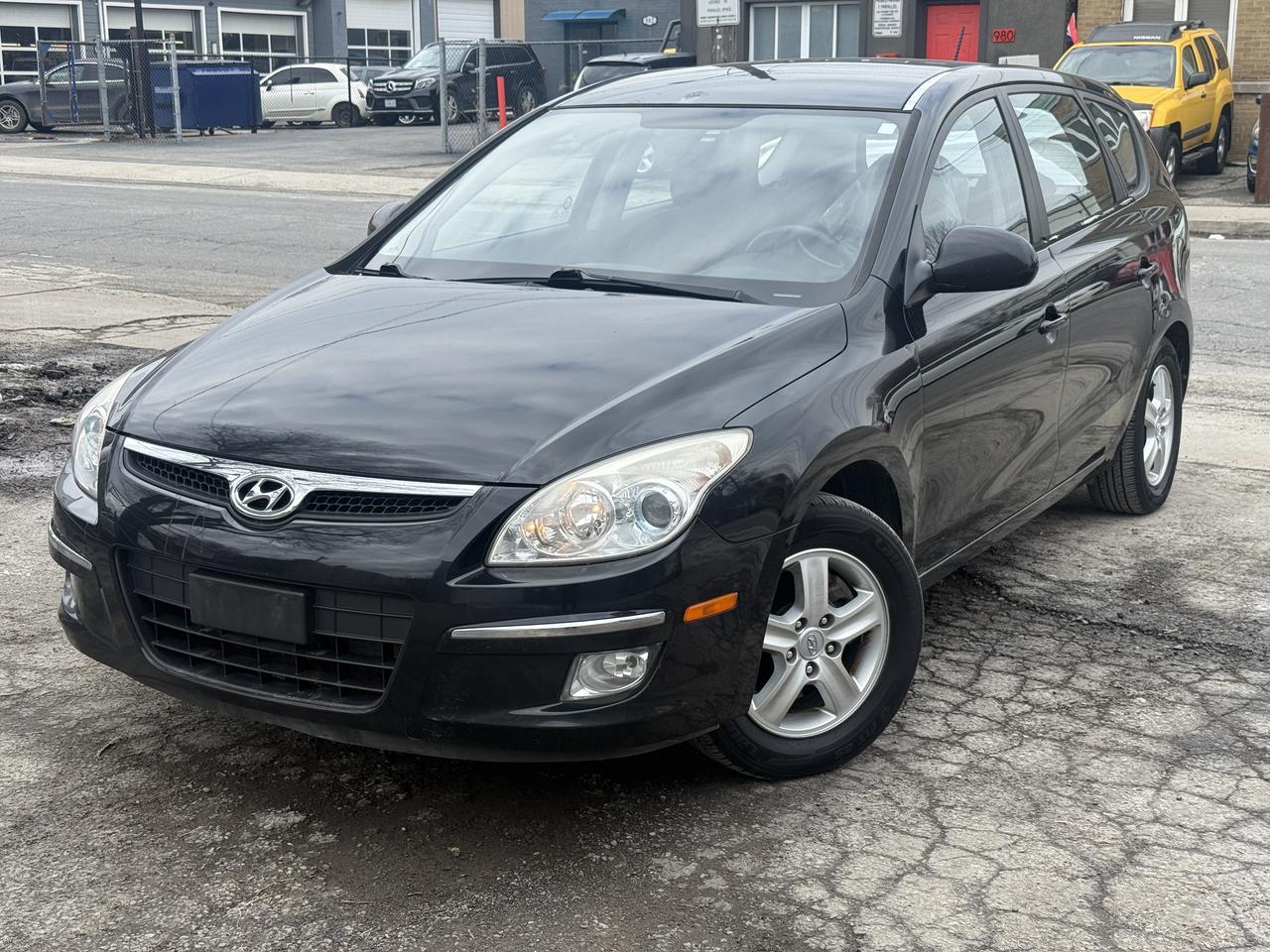 2011 Hyundai Elantra Touring GLS Photo0