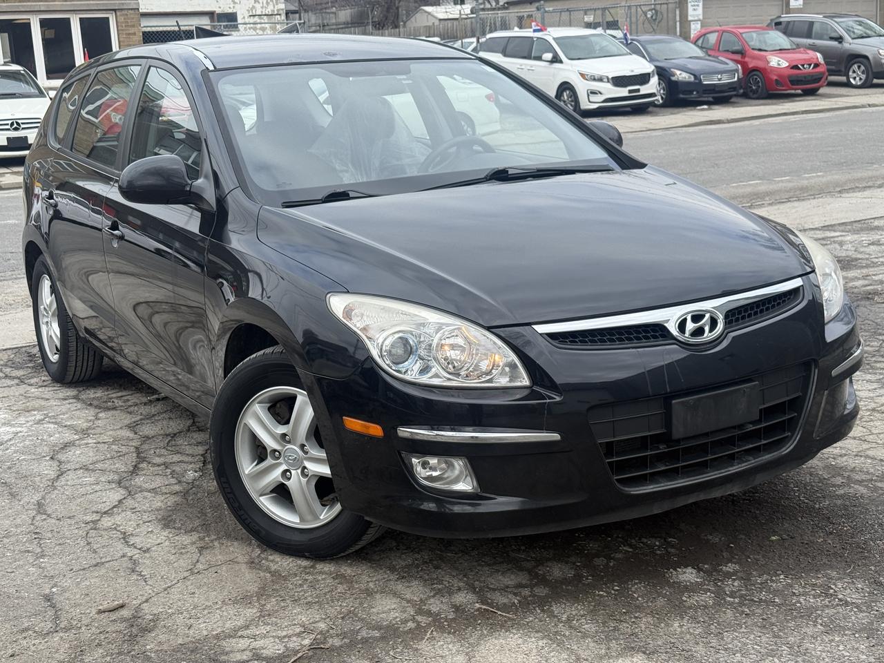 2011 Hyundai Elantra Touring GLS Photo2