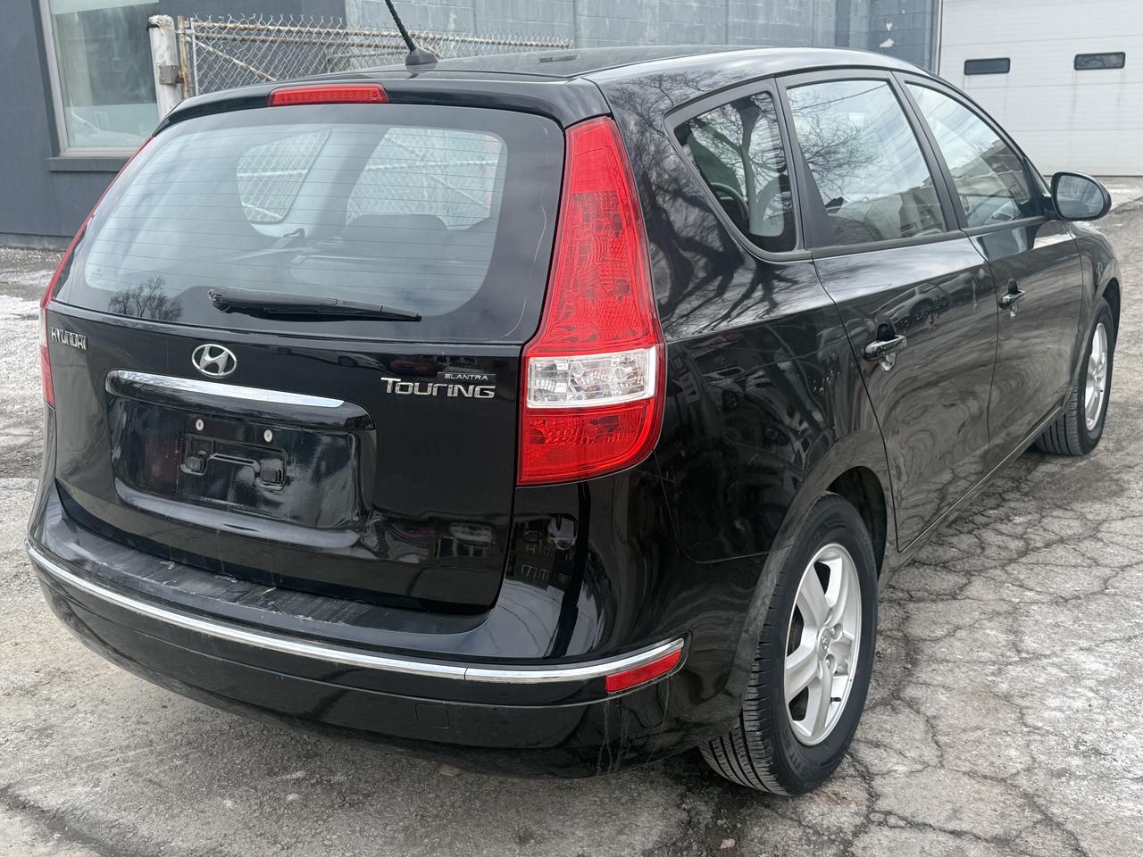 2011 Hyundai Elantra Touring GLS Photo