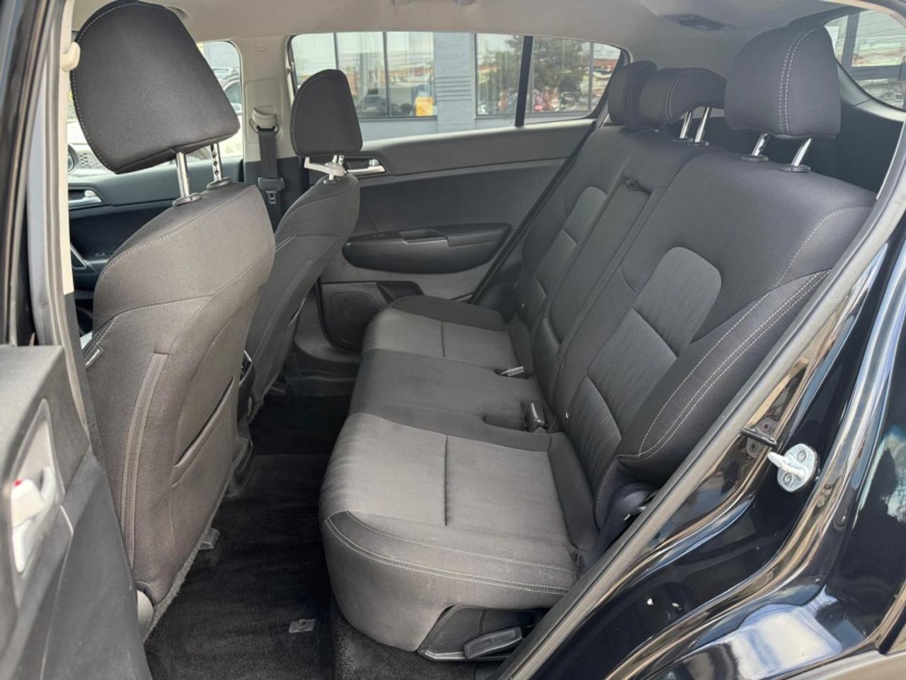 2019 Kia Sportage LX/ AWD/ LOW MILEAGE/ REAR CAMERA - Photo #18