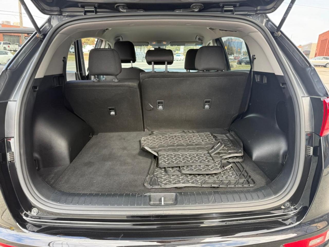 2019 Kia Sportage LX/ AWD/ LOW MILEAGE/ REAR CAMERA - Photo #19