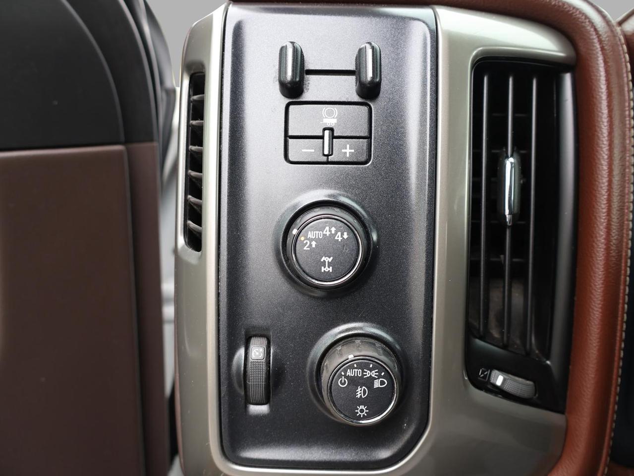 2018 Chevrolet Silverado 1500 V8 HIGH COUNTRY 4WD CERTIFIED *1 OWNER* CAMERA NAV BLUETOOTH LEATHER HEATED SEATS SUNROOF CRUISE ALLOYS Photo