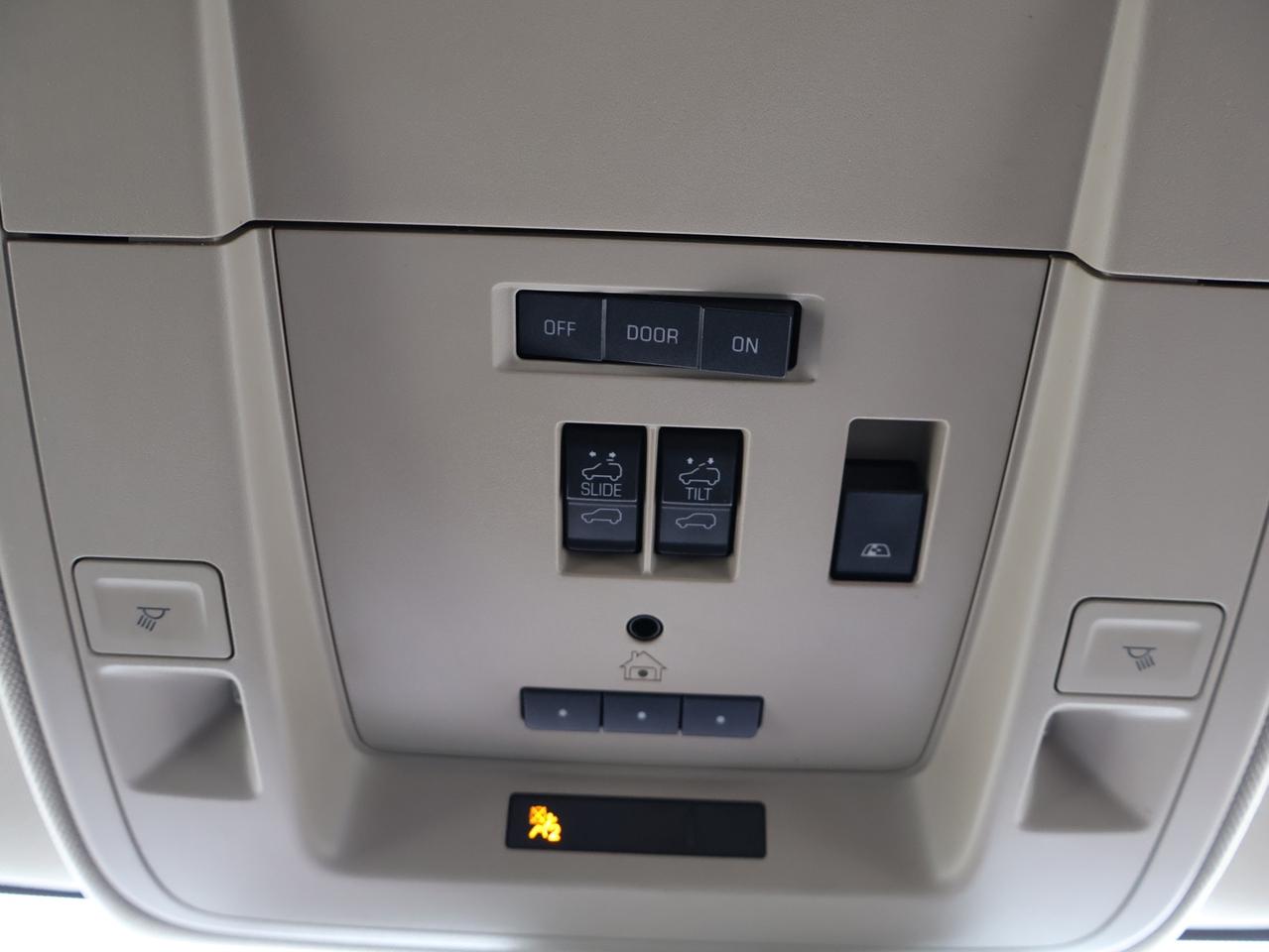 2018 Chevrolet Silverado 1500 V8 HIGH COUNTRY 4WD CERTIFIED *1 OWNER* CAMERA NAV BLUETOOTH LEATHER HEATED SEATS SUNROOF CRUISE ALLOYS Photo