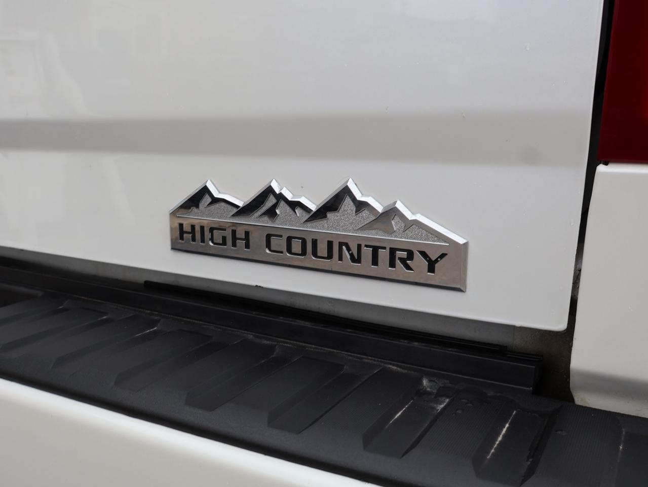 2018 Chevrolet Silverado 1500 V8 HIGH COUNTRY 4WD CERTIFIED *1 OWNER* CAMERA NAV BLUETOOTH LEATHER HEATED SEATS SUNROOF CRUISE ALLOYS Photo