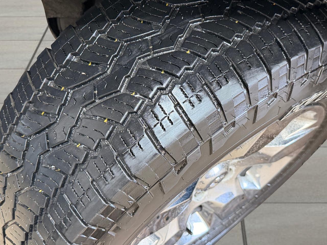 2021 RAM 1500 Big Horn+Crew+4x4+TwoTone+RemoteStart+CLEAN CARFAX Photo3