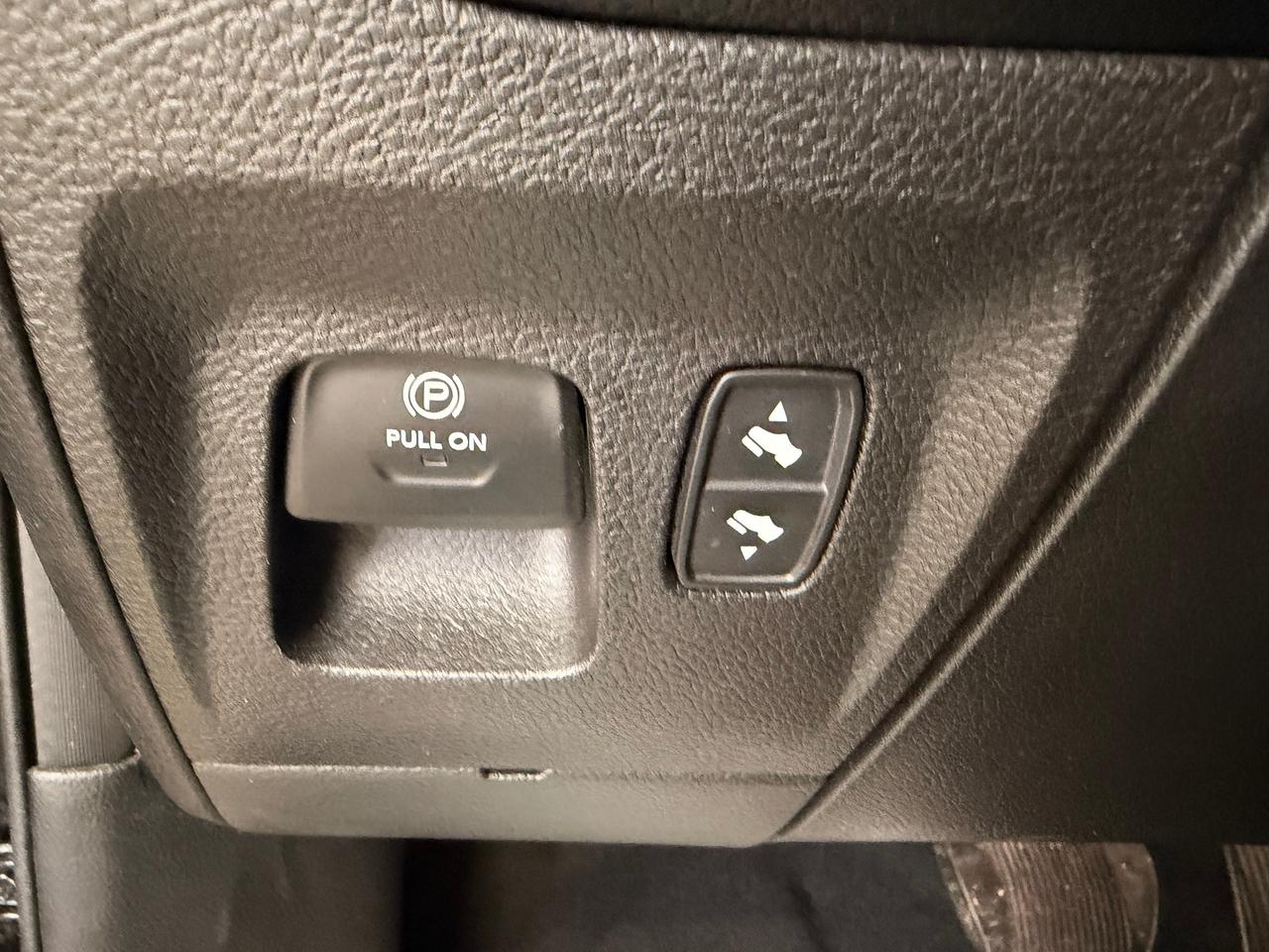 2021 RAM 1500 Big Horn+Crew+4x4+TwoTone+RemoteStart+CLEAN CARFAX Photo129