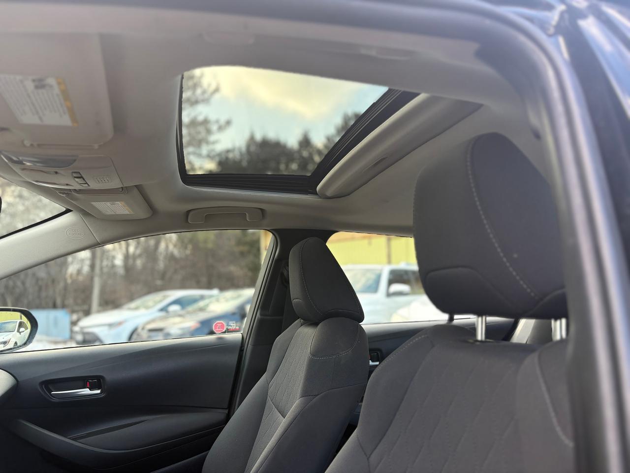 2021 Toyota Corolla LE,ALLOYS,SUNROOF,CLEAN CARFAX,SAFETY+WARRANTY INC Photo