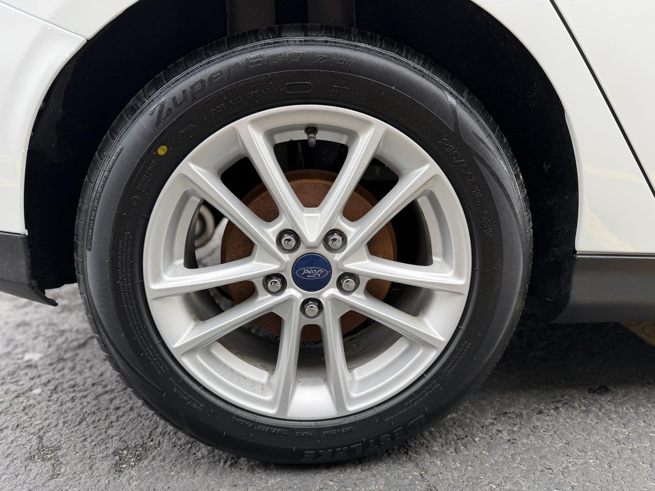 2018 Ford Focus SE Photo