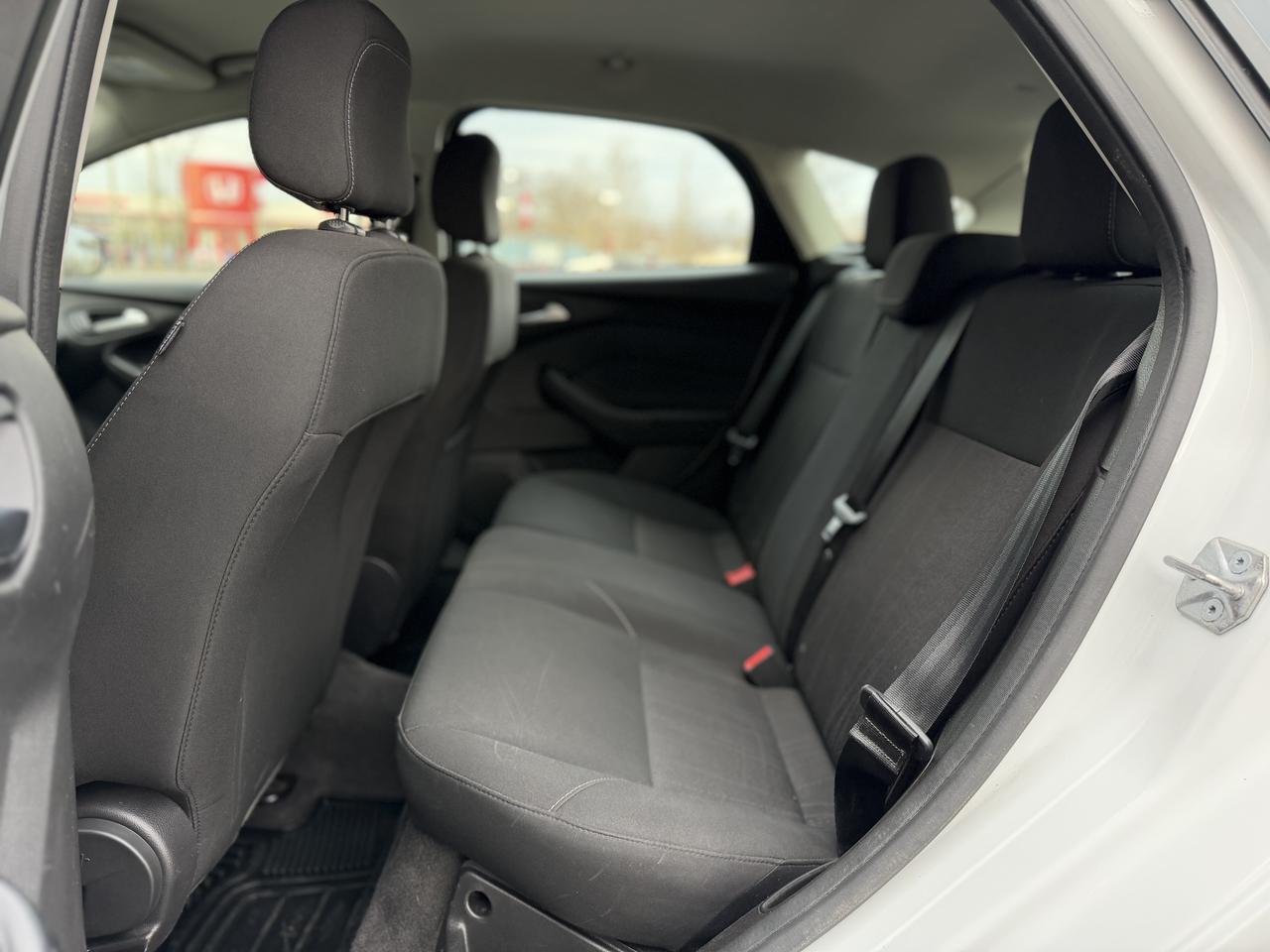 2018 Ford Focus SE Photo