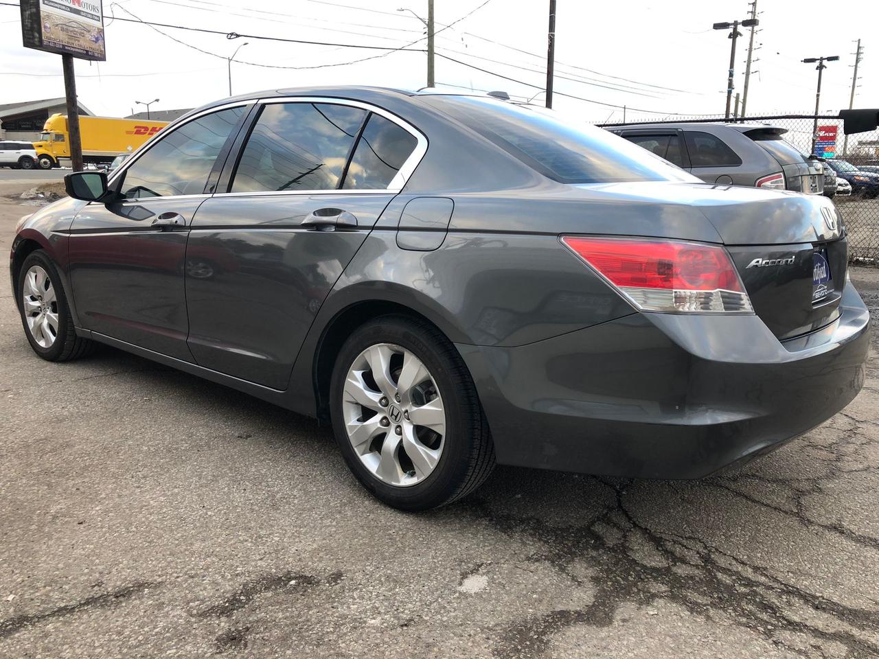 2010 Honda Accord EX-L Photo2