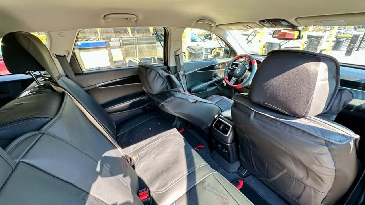 2019 Kia Sorento * NO ACCIDENTS * AWD * 7 SEATER " Photo