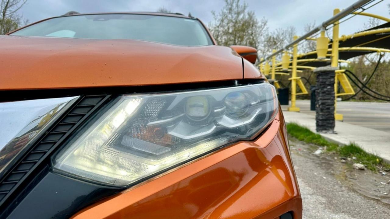 2017 Nissan Rogue * AWD * PLATINUM " Photo