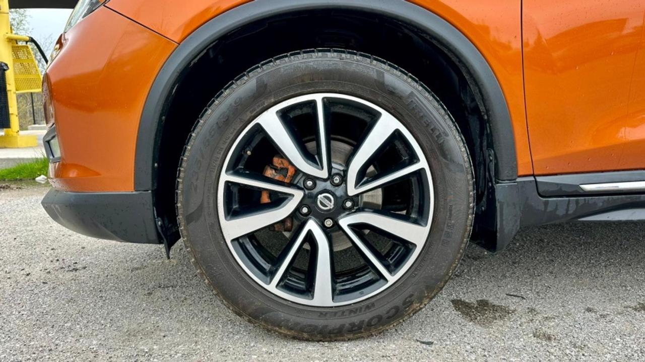 2017 Nissan Rogue * AWD * PLATINUM " Photo