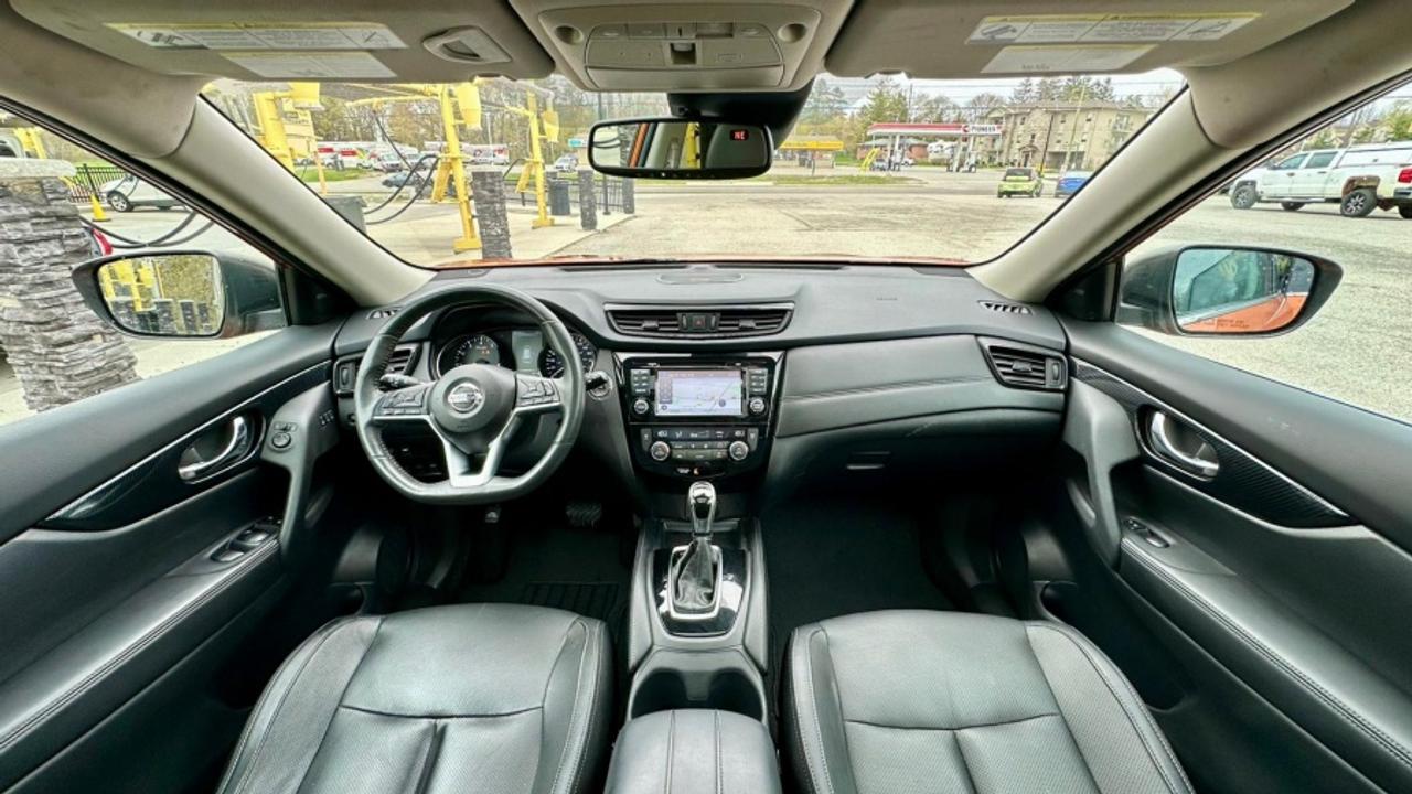 2017 Nissan Rogue * AWD * PLATINUM " Photo
