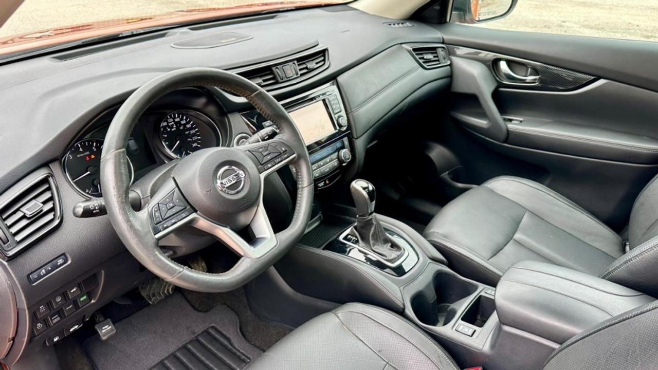 2017 Nissan Rogue * AWD * PLATINUM " Photo