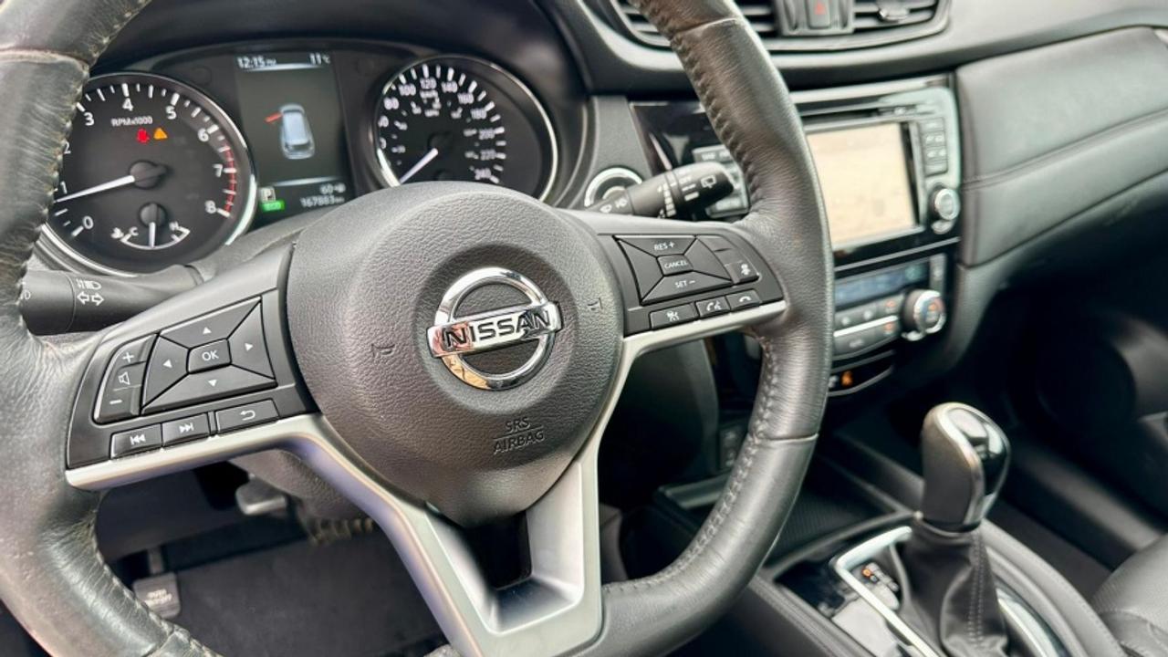 2017 Nissan Rogue * AWD * PLATINUM " Photo