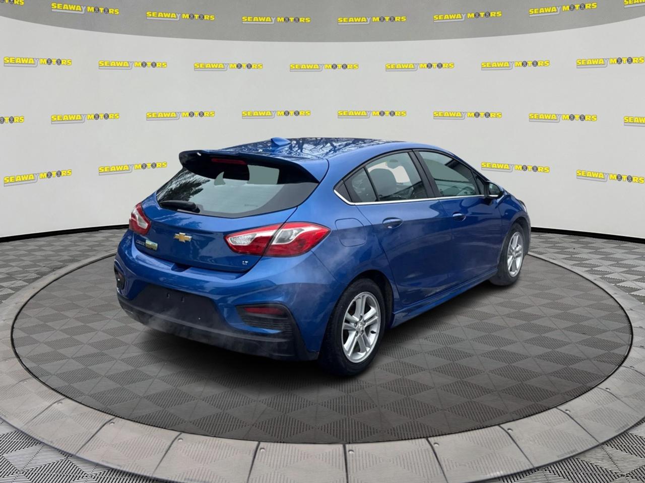 2017 Chevrolet Cruze 4dr HB 1.4L LT w/1SC Photo2