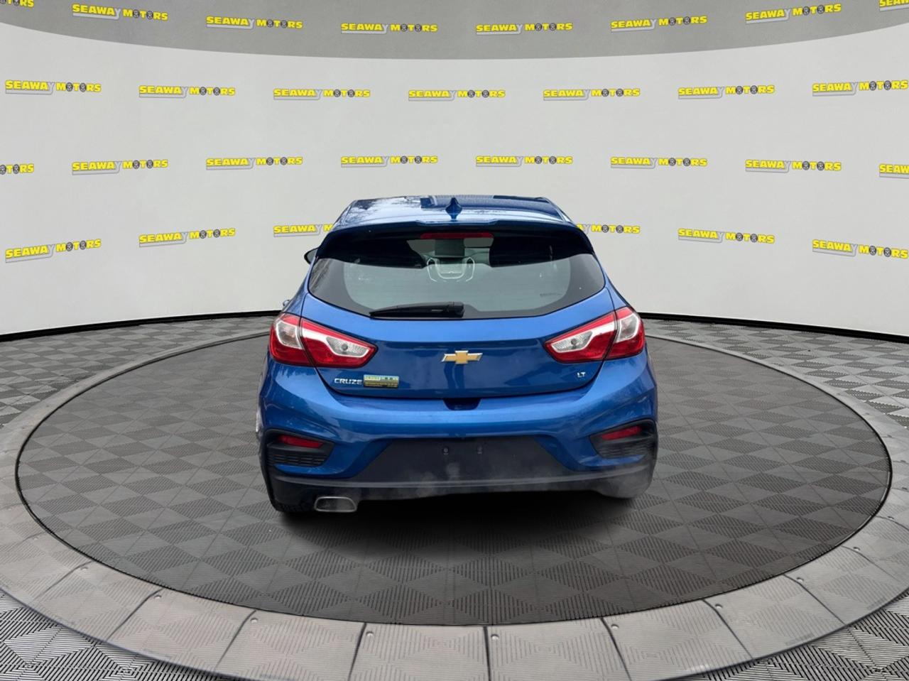 2017 Chevrolet Cruze 4dr HB 1.4L LT w/1SC Photo3