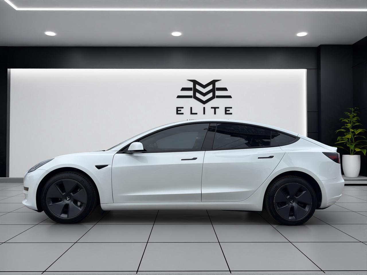 2021 Tesla Model 3 STANDARD RANGE PLUS - Blind Spot Monitor !!! Photo