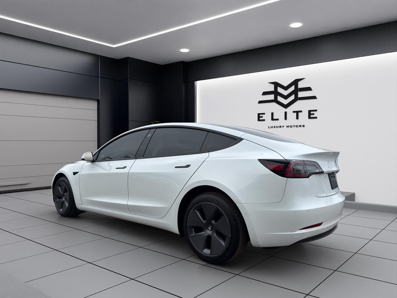 2021 Tesla Model 3 STANDARD RANGE PLUS - Blind Spot Monitor !!! Photo