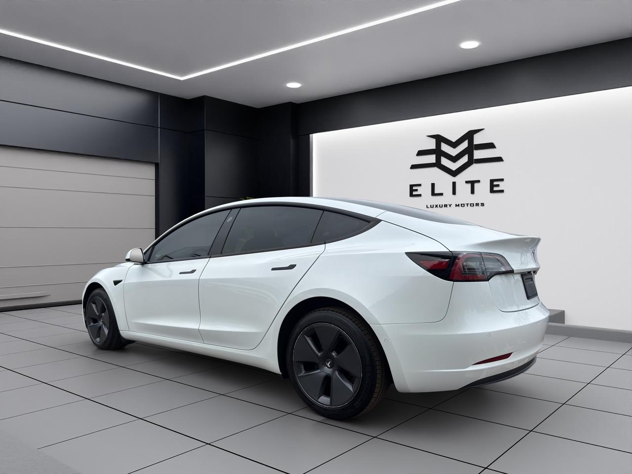 2021 Tesla Model 3 STANDARD RANGE PLUS - Blind Spot Monitor !!! Photo