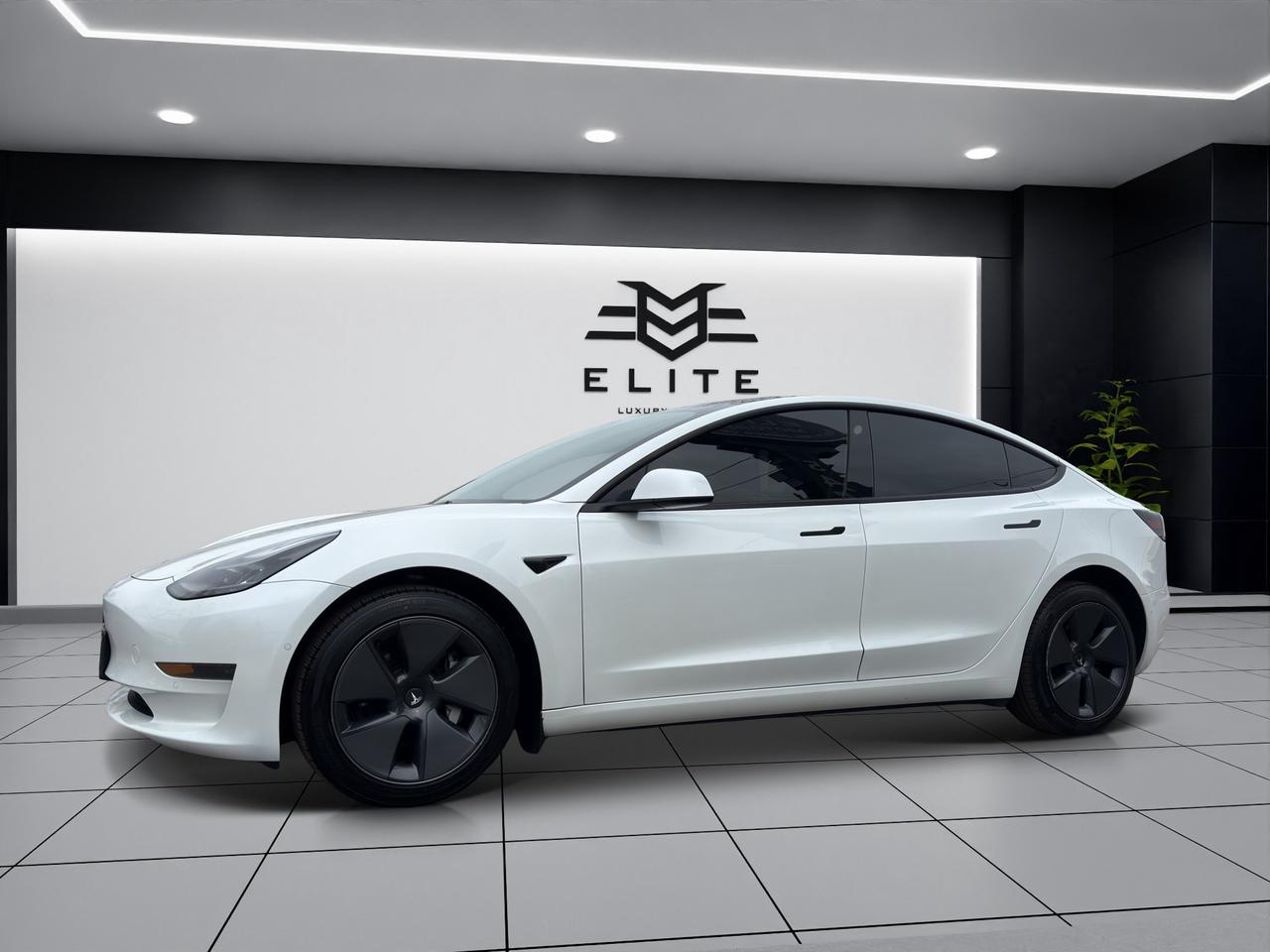 2021 Tesla Model 3 STANDARD RANGE PLUS - Blind Spot Monitor !!! Photo