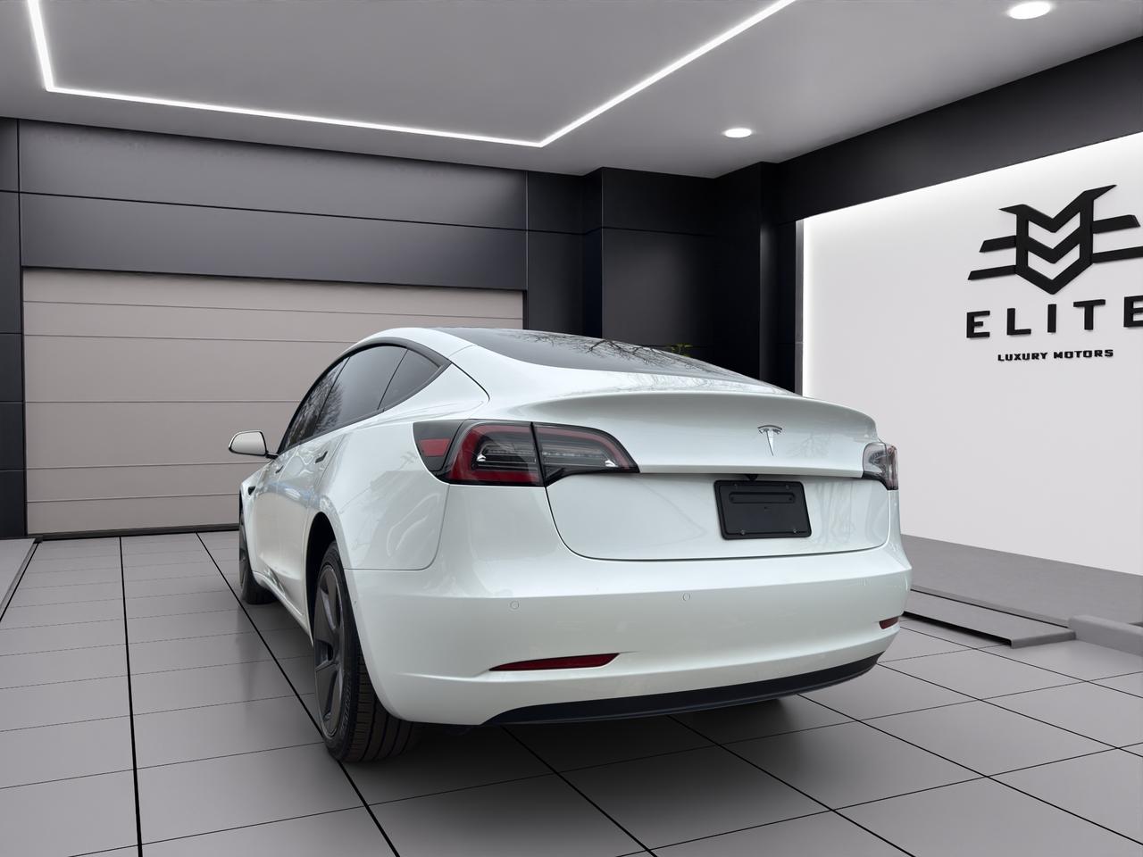 2021 Tesla Model 3 STANDARD RANGE PLUS - Blind Spot Monitor !!! Photo