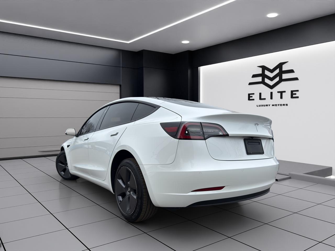 2021 Tesla Model 3 STANDARD RANGE PLUS - Blind Spot Monitor !!! Photo