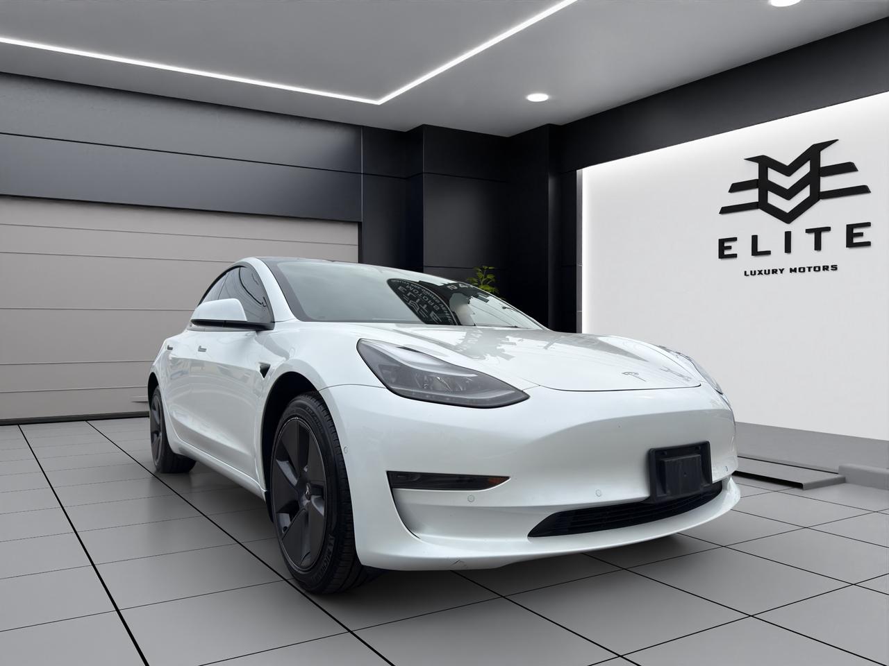 2021 Tesla Model 3 STANDARD RANGE PLUS - Blind Spot Monitor !!! Photo