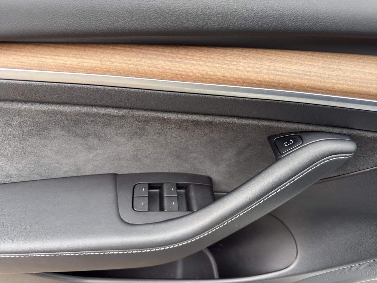 2021 Tesla Model 3 STANDARD RANGE PLUS - Blind Spot Monitor !!! Photo