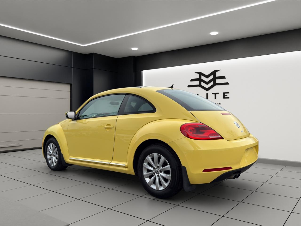 2013 Volkswagen Beetle 2.0L TDI Comfortline - Diesel -  Moonroof !!!! Photo