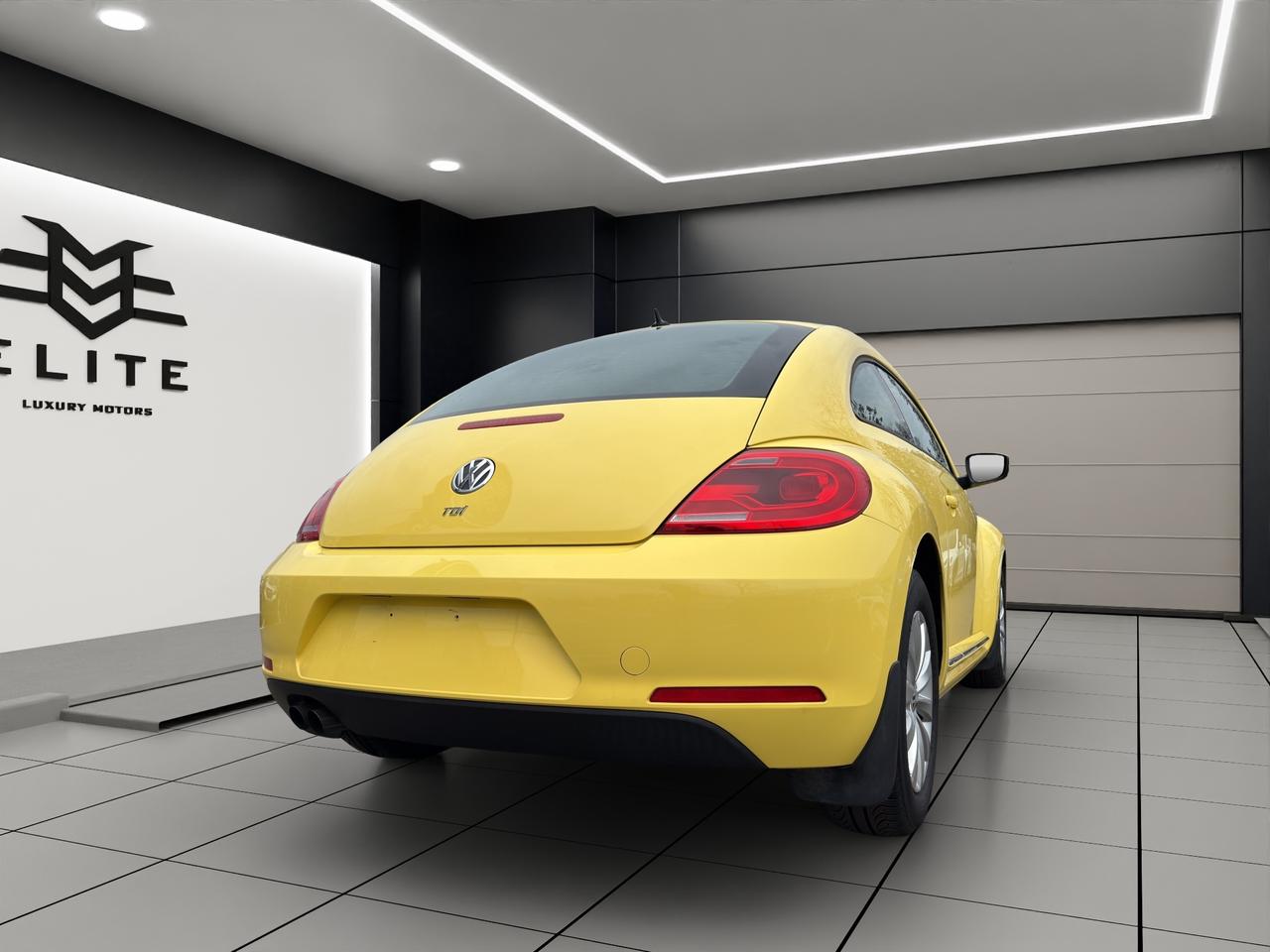 2013 Volkswagen Beetle 2.0L TDI Comfortline - Diesel -  Moonroof !!!! Photo