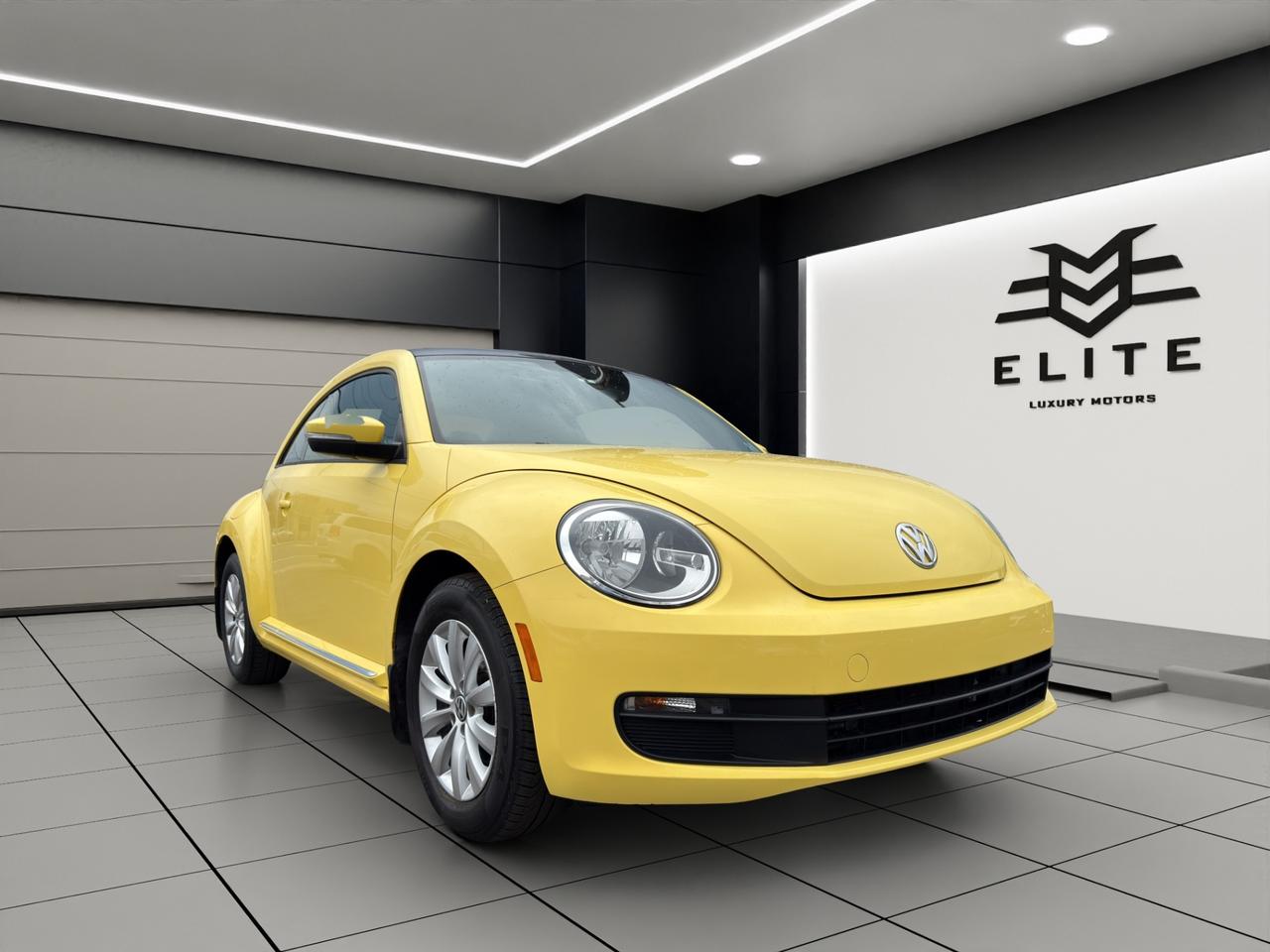 2013 Volkswagen Beetle 2.0L TDI Comfortline - Diesel -  Moonroof !!!! Photo