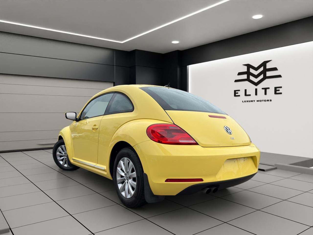 2013 Volkswagen Beetle 2.0L TDI Comfortline - Diesel -  Moonroof !!!! Photo