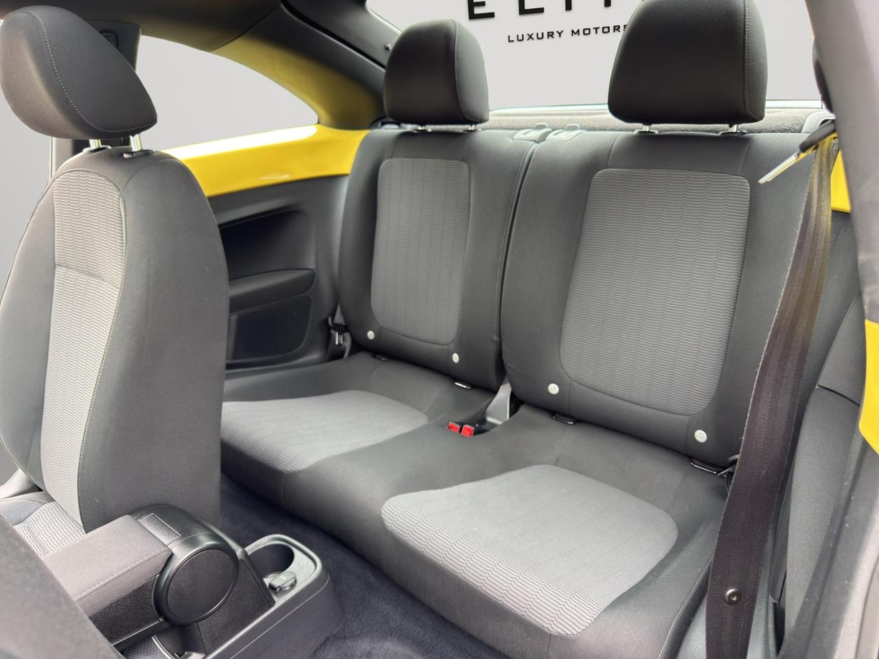 2013 Volkswagen Beetle 2.0L TDI Comfortline - Diesel -  Moonroof !!!! Photo