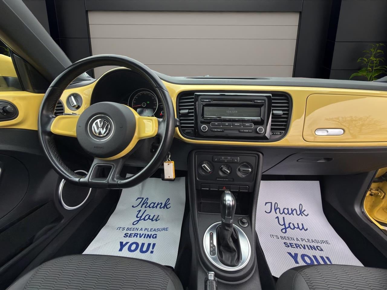 2013 Volkswagen Beetle 2.0L TDI Comfortline - Diesel -  Moonroof !!!! Photo