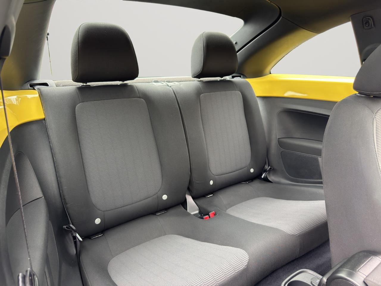 2013 Volkswagen Beetle 2.0L TDI Comfortline - Diesel -  Moonroof !!!! Photo