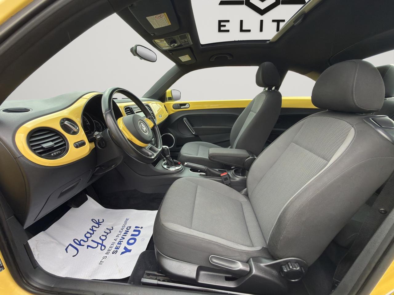 2013 Volkswagen Beetle 2.0L TDI Comfortline - Diesel -  Moonroof !!!! Photo