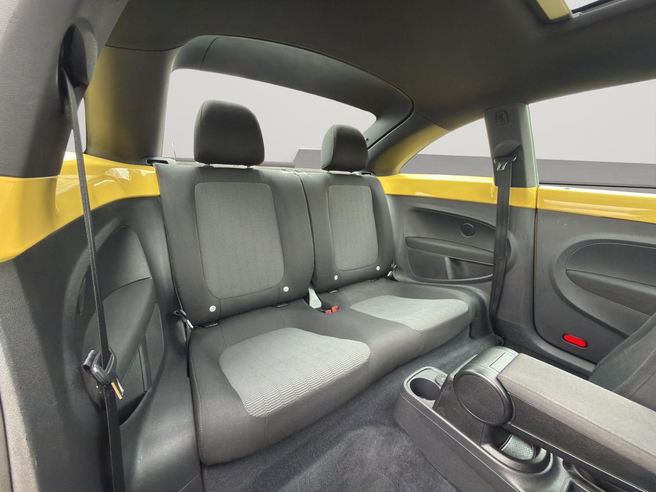 2013 Volkswagen Beetle 2.0L TDI Comfortline - Diesel -  Moonroof !!!! Photo