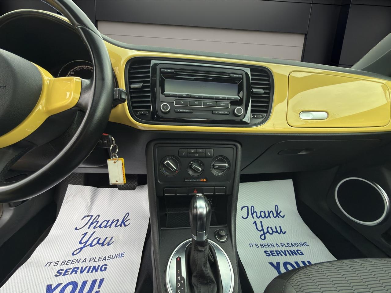 2013 Volkswagen Beetle 2.0L TDI Comfortline - Diesel -  Moonroof !!!! Photo