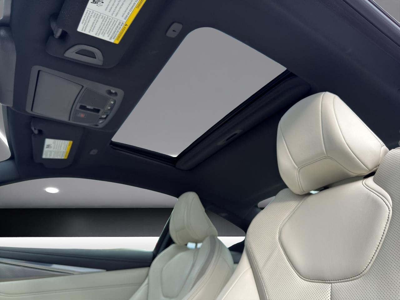 2018 Infiniti Q60 3.0T LUXE AWD - COUPE - LOW LOW KMS !!! Photo