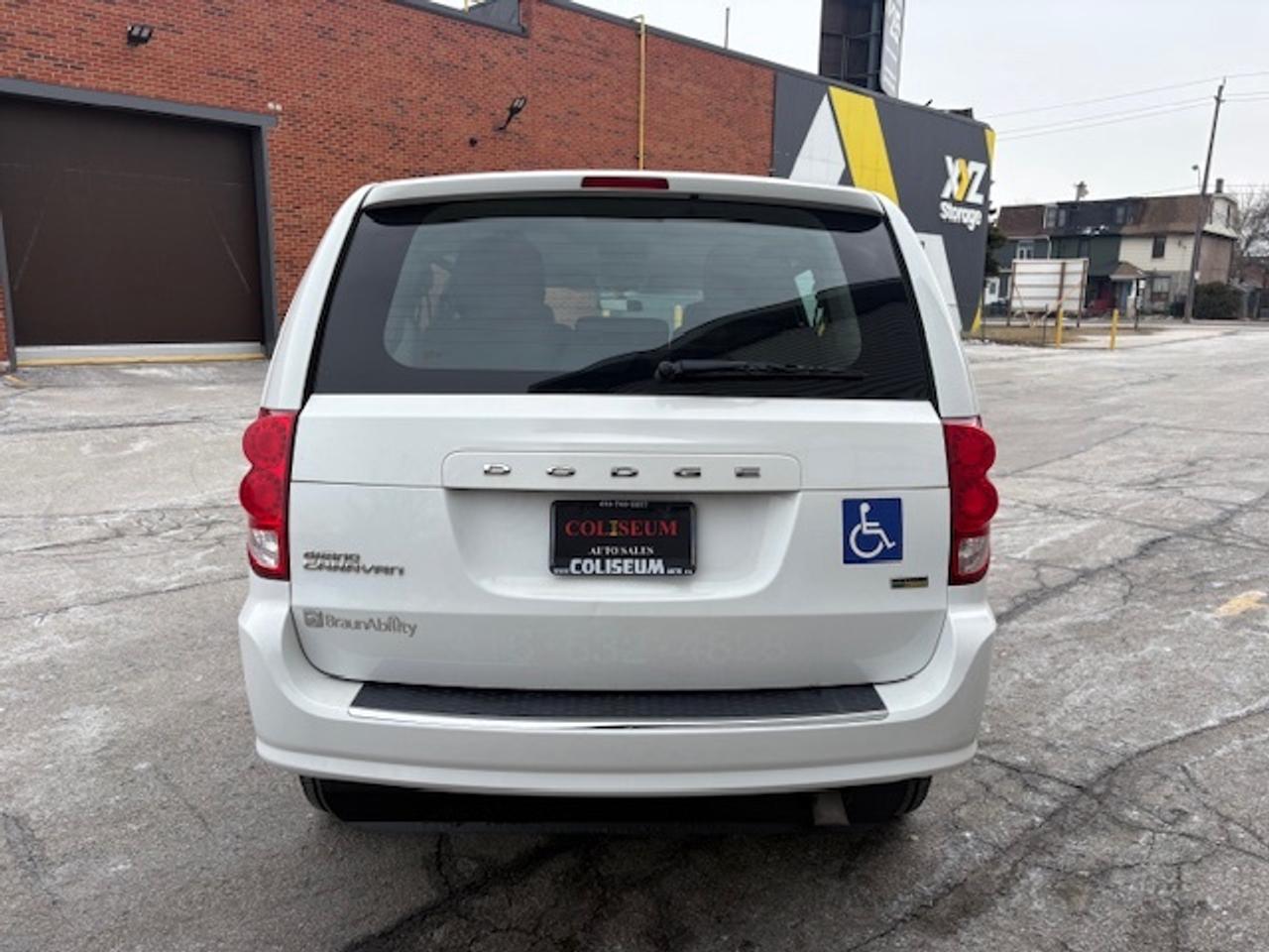 2014 Dodge Grand Caravan BRAUNABILITY WHEEL CHAIR ACCESSIBLE Photo