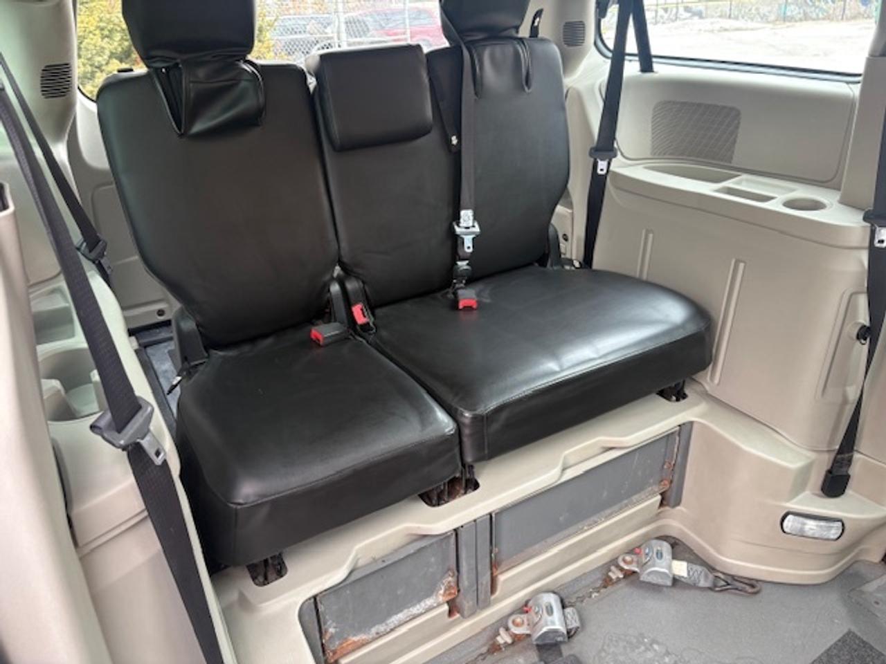 2014 Dodge Grand Caravan BRAUNABILITY WHEEL CHAIR ACCESSIBLE Photo