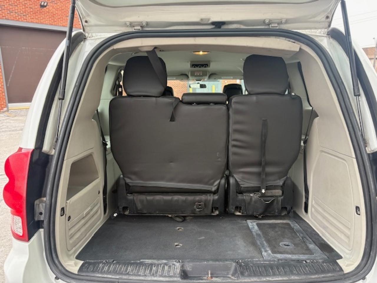 2014 Dodge Grand Caravan BRAUNABILITY WHEEL CHAIR ACCESSIBLE Photo