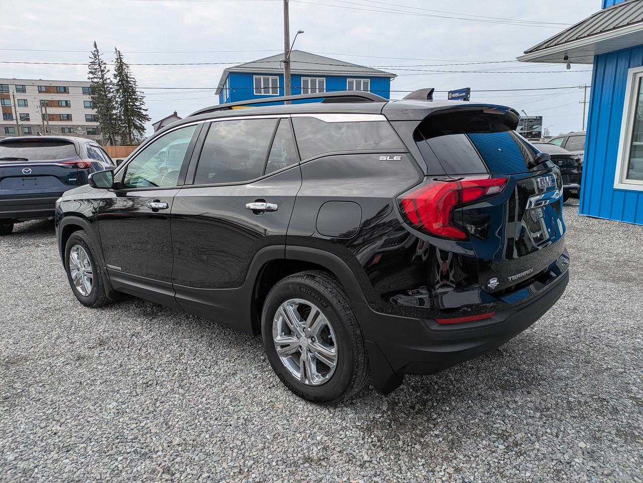2020 GMC Terrain FWD 4DR SLE Photo