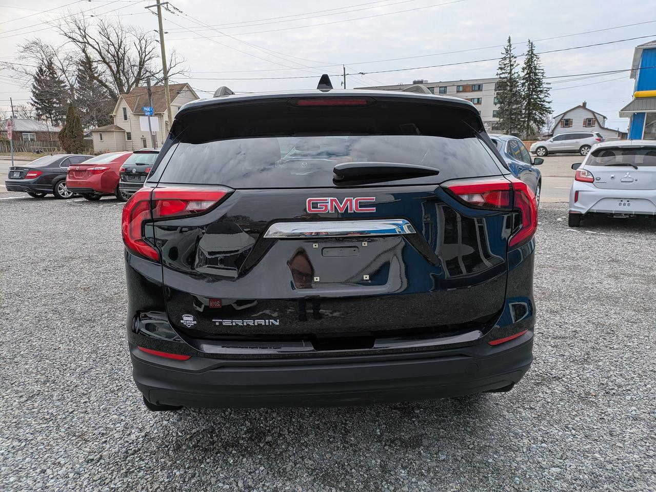 2020 GMC Terrain FWD 4DR SLE Photo