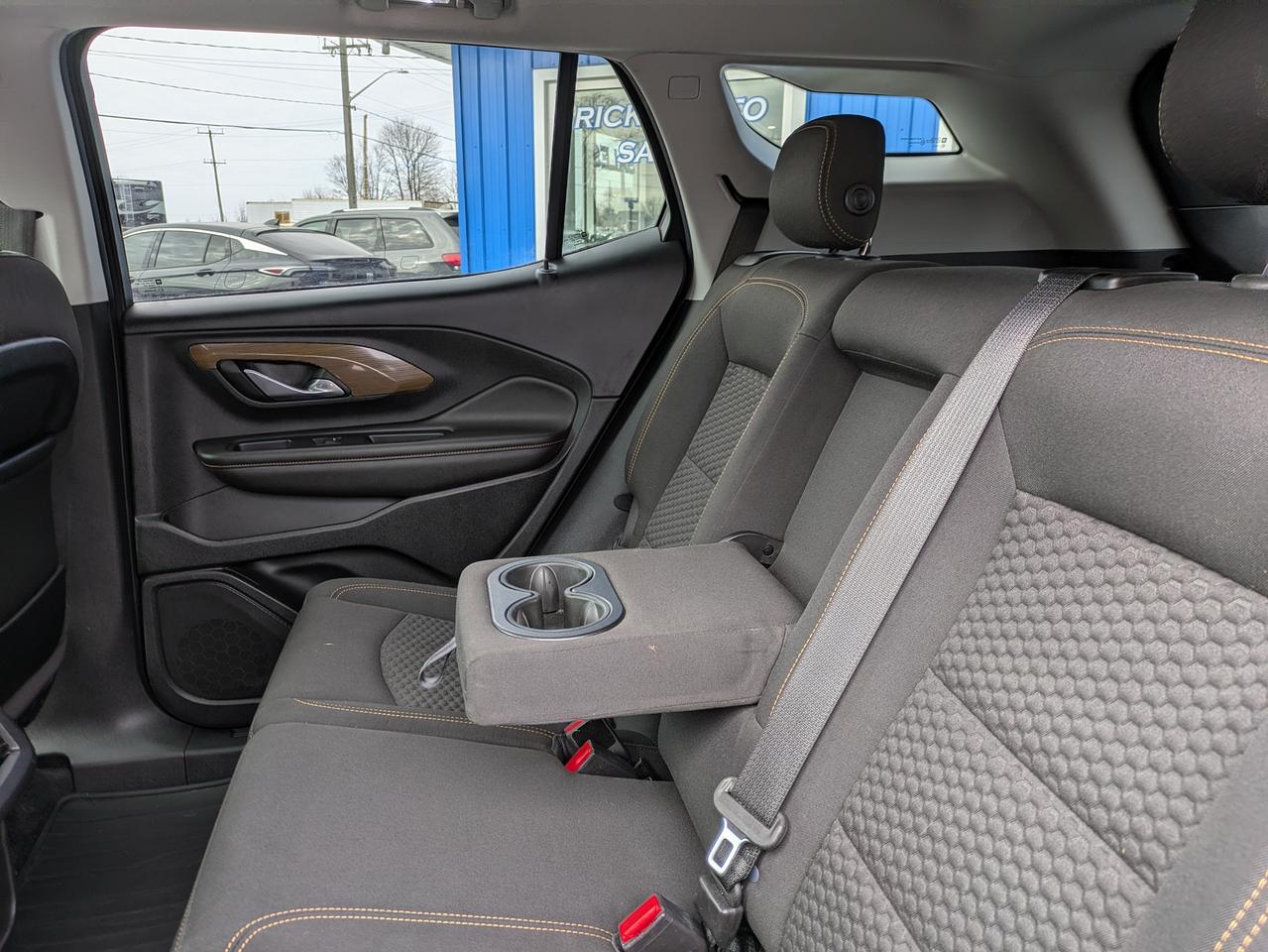 2020 GMC Terrain FWD 4DR SLE Photo