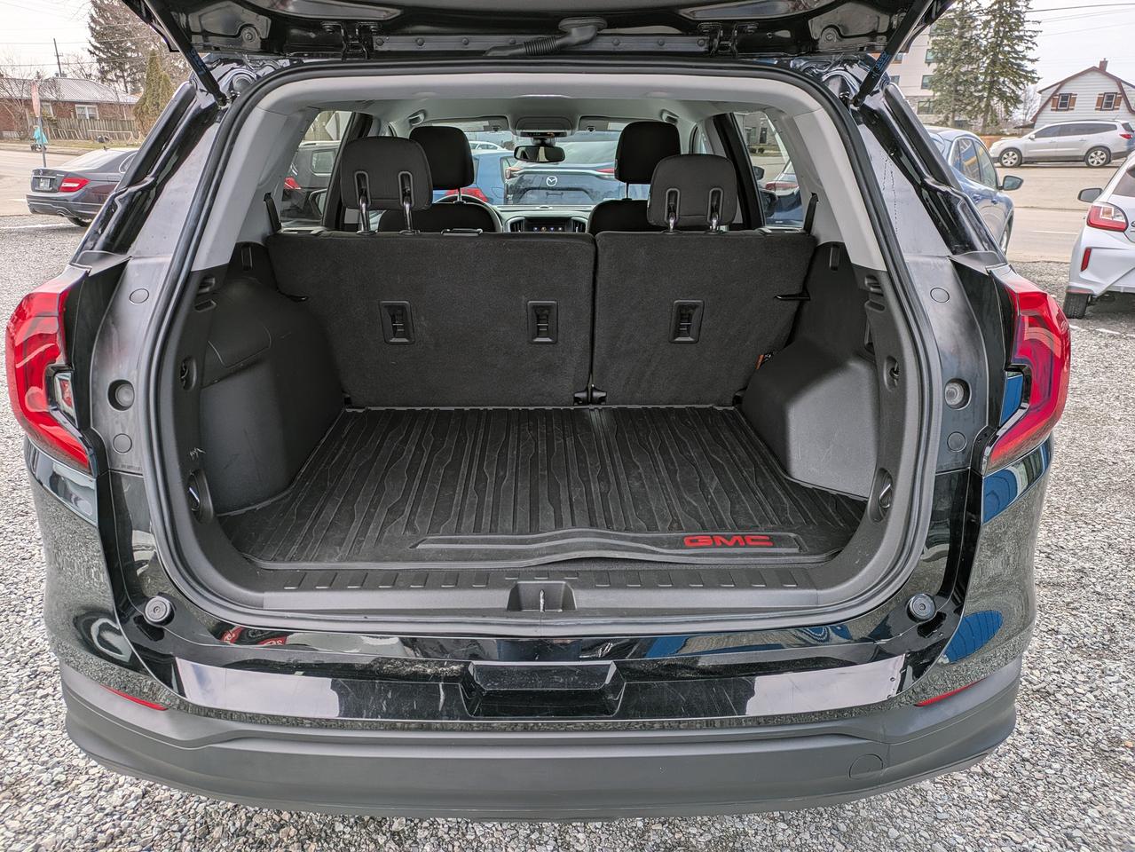 2020 GMC Terrain FWD 4DR SLE Photo